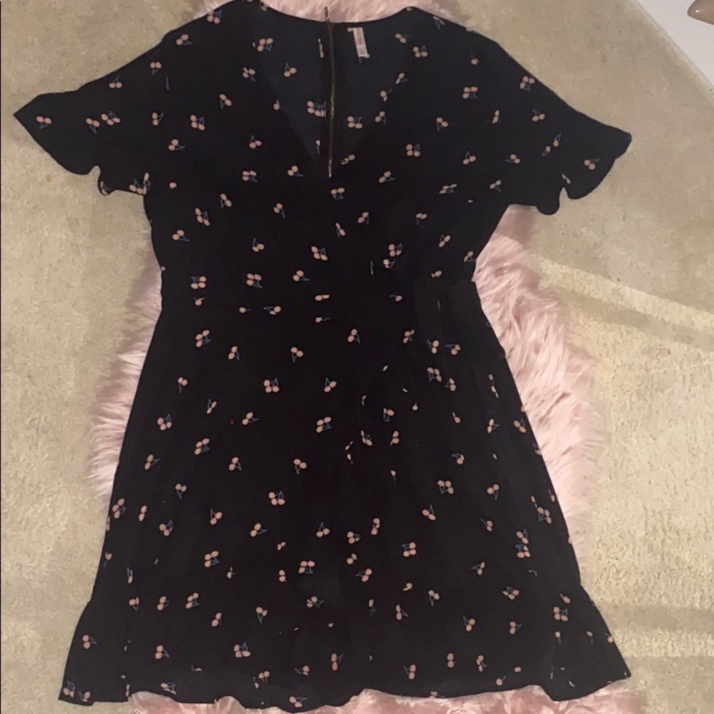 Cherry black dress 🖤